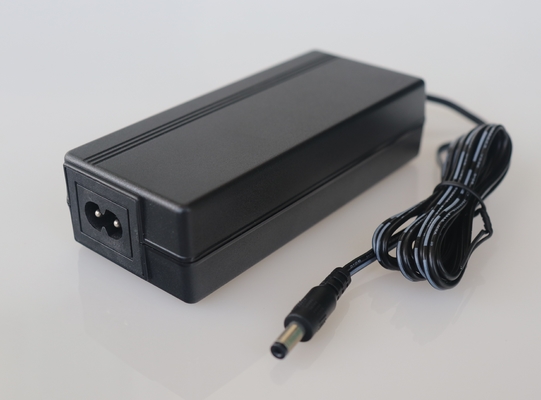 24v 3a Power Adapter IEC61558 گواهینامه برق جابجا کننده دسکتاپ